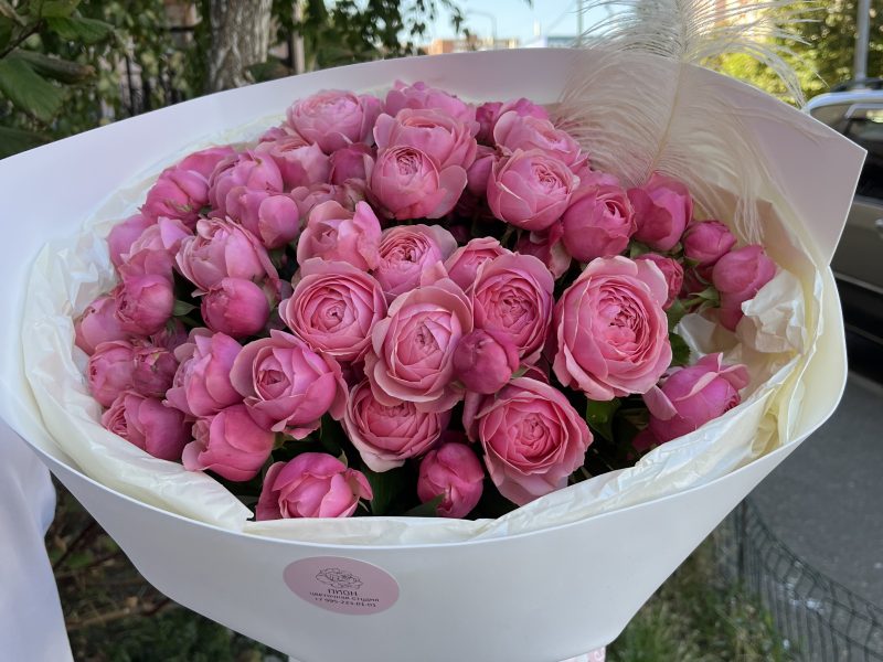 Букет кустовых роз Сильва Пинк
